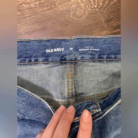 Size 16 Old Navy Distressed Shorts - Picture 4 of 5